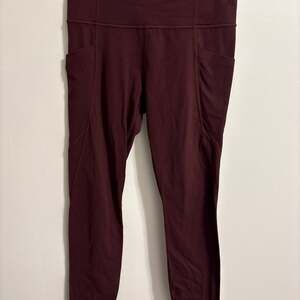 Athleta Small Salutation Stash High Rise 7/8 Tight Leggings in Spiced Cabernet